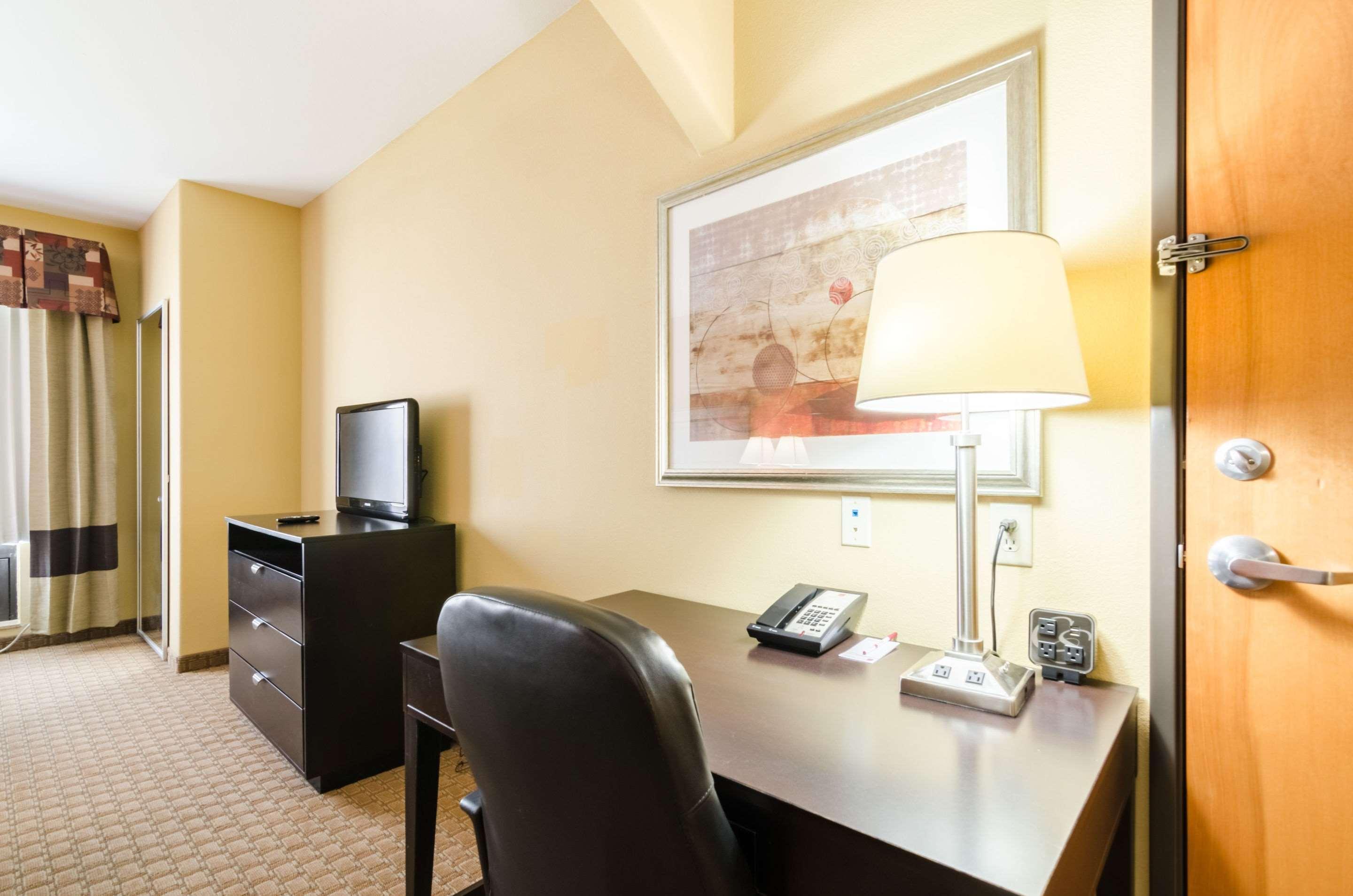 Comfort Suites Salina South Luaran gambar